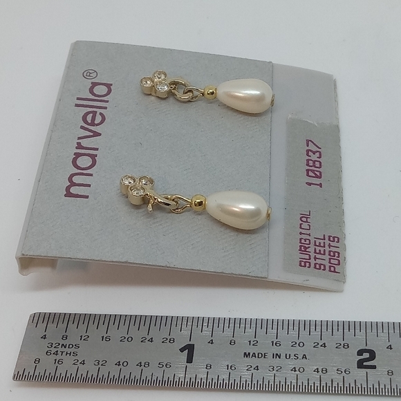 👍 5 for $20 vintage Marvella rhinestone & faux pearl drop earrings on card - Picture 2 of 5